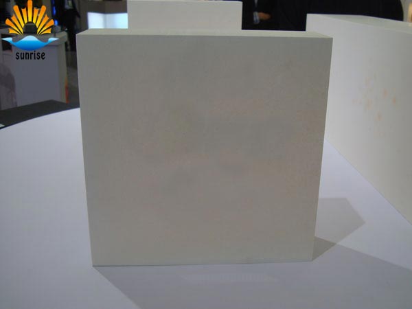 Fused cast azs brick